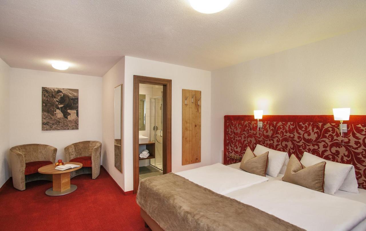 Hotel Garni Chasa Sulai Ischgl Room photo